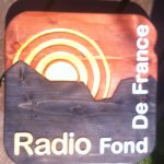 Logo de Radio Fond de France façonné à la main